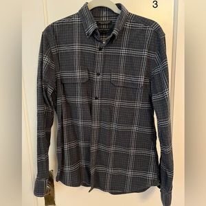 Men’s Banana Republic button down shirt. In perfect condition.